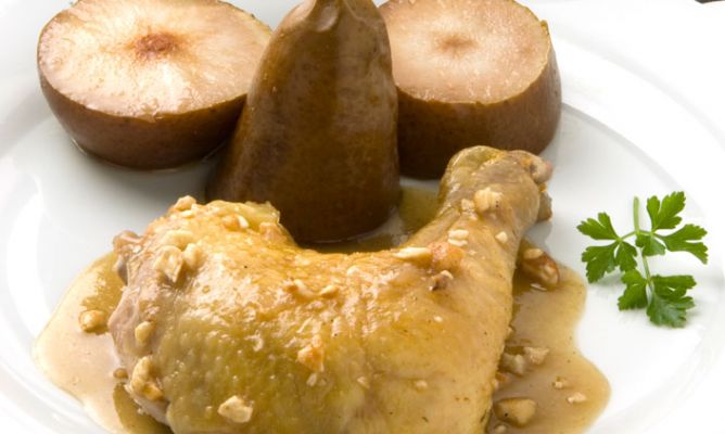 pollo asado con peras Pollo asado con peras